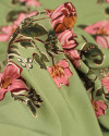 Tecido Viscose Premium Macro Ramos Florais Rosa e Tons de Verde