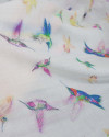 Tecido Crepe de Viscose Fino Beija Flores Holográfico Colorido e Branco