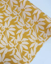 Tecido Viscose Texturizada Macro Flores Abstratas Pêssego e Amarelo Queimado