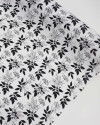 Tecido Viscose Texturizada Ramos de Folhas e Flores P/B