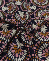 Tecido Viscose Arco de Folhas Creme, Rosa e Azul Marinho Noite