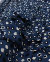Tecido Viscose Texturizada Pontos Geométricos Offwhite, Preto e Azul Petróleo