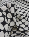 Tecido Viscose Italiana Acetinada Poá Regular Creme e Preto