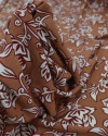 Tecido Crepe Koshibo Ramos e Flores Offwhite e Argila