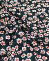 Tecido Viscose Texturizada Tapete Floral Salmão e Verde Esmeralda