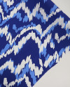 Tecido Viscose Estampa Abstrata Ondulado Sobreposto Branco e Azul