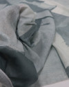 Tecido Cambraia de Linho Italiano Pintura Abstrata Offwhite e Tons de Cinza