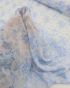 Tecido Crepe Chiffon Italiano Texturizado Ramos Florais Tons de Azul e Branco