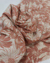 Tecido Viscose Texturizada Macro Tapete Floral Rosa Queimado e Creme