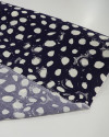 Tecido Viscose Macro Pingos Offwhite e Azul Marinho Noite