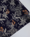 Tecido Viscose Texturizada Estampa Fauna e Flora Bege e Azul Marinho