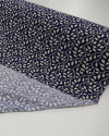 Tecido Viscose Texturizada Ramos Ondulados Creme e Azul Marinho