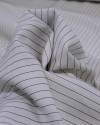 Tecido Alfaitaria de Viscose Risca de Giz Preto e Offwhite