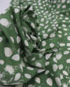 Tecido Viscose Macro Pingos Offwhite e Verde Musgo