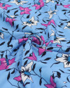 Tecido Crepe de Viscose Italiano Flores Brancas, Rosa e Azul Céu