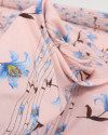 Tecido Viscose Italiano Listras Verticais e Lírios Azul e Rosa Chá