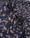 Tecido Viscose Sarjada Italiano Micro Buquê Floral Tons Pastéis e Azul Marinho Noite