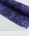 Tecido Sarja com Elastano Italiano Folhagens Sobrepostas Tons de Azul