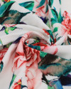 Tecido Viscose Italiano Ramos de Rosas Colorido e Branco