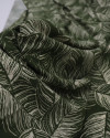 Tecido Viscose Texturizada Macro Folhas Creme e Verde Militar