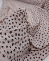 Tecido Crepe Bubble Micro Patinhas e Pontos Branco, Preto e Rosa Bebê