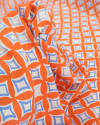 Tecido Crepe Salinas Italiano Estampa Geométrica Irregular Offwhite, Tons de Azul e Laranja