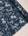 Tecido Viscose Italiano Ramos Florais Branco e Azul Petróleo