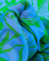 Tecido Crepe Chiffon Italiano Macro Folhas Verde e Azul Celeste