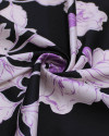 Tecido Crepe Silk Ialiano Macro Floral Tons de Lilás e Preto (Com Leves Defeitos)