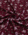Tecido Viscose Texturizada Micro Tapete Floral Colorido e Vermelho Carmim