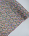 Tecido Viscose Texturizada Micro Buquê Floral Lilás e Bege