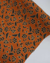 Tecido Crepe Koshibo Floral Étnico Preto e Ferrugem