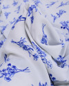Tecido Crepe Koshibo Buquê Floral Azul e Branco