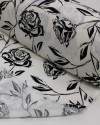 Tecido Viscose Texturizada Macro Rosas Preto e Branco