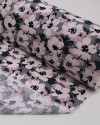 Tecido Viscose Texturizada Tapete Floral Abstrato Tons de Rosa e Tons de Cinza