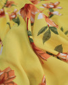 Tecido Crepe Koshibo Macro Flores Laranja e Amarelo 