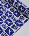 Tecido Crepe Sarjado Estampa Geomérica em Arabesco Tons de Azul e Branco