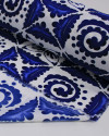 Tecido Crepe Sarjado Estampa Geomérica em Arabesco Tons de Azul e Branco