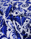 Tecido Crepe Sarjado Estampa Geomérica em Arabesco Tons de Azul e Branco