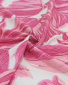 Tecido Linho Misto Estampado Macro Folhas Tons de Rosa e Branco