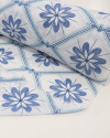 Tecido Crepe Koshibo Leve Macro Quadriculado e Flores Azul e Branco