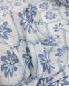 Tecido Crepe Koshibo Leve Macro Quadriculado e Flores Azul e Branco