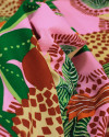Tecido Viscose Macro Tucanos e Folhagens Terracota, Verde e Rosa