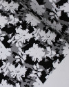 Tecido Viscose Texturizada Folhas Abstratas Sobrepostas Branco, Cinza e Preto