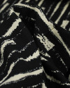 Tecido Viscose Texturizada Listras Absratas Creme e Preto