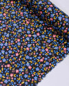 Tecido Viscose Acetinada Italiano Micro Tapete Floral Rosa, Azul e Preto