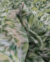 Tecido Crepe Chiffon Italiano Pintura Abstrata Branco e Tons de Verde
