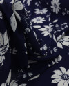 Tecido Crepe Koshibo Leve Margaridas Branco e Azul Marinho
