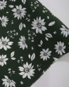 Tecido Crepe Koshibo Leve Margaridas Branco e Verde Militar