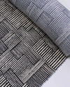 Tecido Viscose Texturizada Listras Geométricas Creme e Preto